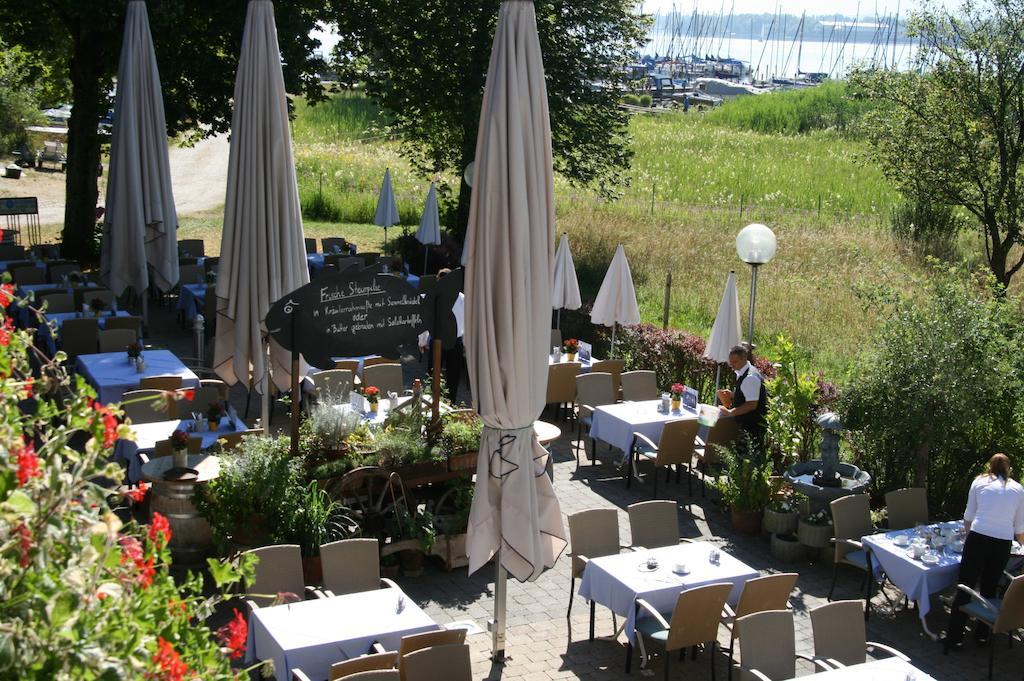 Zum Fischer Am See ***S Hotel Prien am Chiemsee Exterior photo